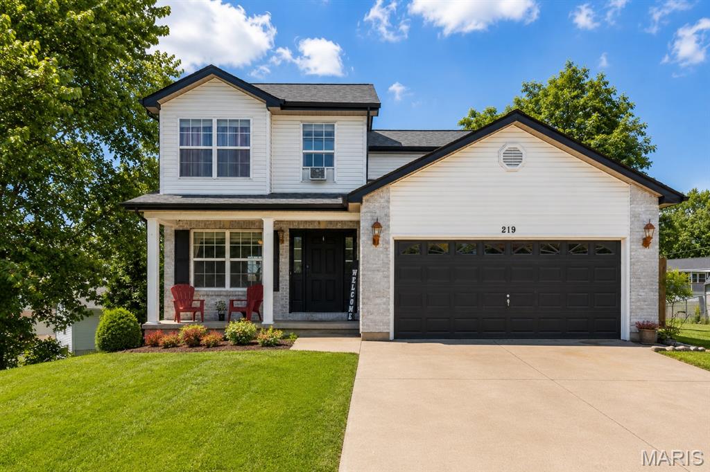 Welcome to 219 Richmond in the desirable Williamsburg Subdivision and sought-after Crystal City School District! This move-in ready two-story home offers spacious living areas, luxury vinyl flooring, updated lighting, a beautifully appointed kitchen with center island and abundant cabinetry, and a stylishly updated half bath. The dining area opens to the deck, creating the perfect space for entertaining. Enjoy small-town living in Crystal City while being conveniently located near schools, parks, shopping, dining, and Highway 61.  Don't miss your opportunity to call this wonderful home your own!