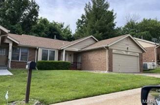 AUCTION Occupied - Great opportunity to own this spacious single-story condo/villa, built in 1990 and featuring 1 bedroom, 2 baths, and a garage. NO ACCESS, OR VIEWINGS of this property. Please DO NOT DISTURB the occupant. "As is" cash only sale with no contingencies or inspections. Buyer will be responsible for obtaining possession of the property upon closing. ***Please read all disclaimers before placing a bid***