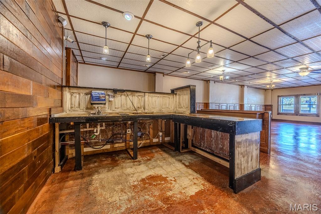 Bell-Wyrick Sub - Commercial Sale