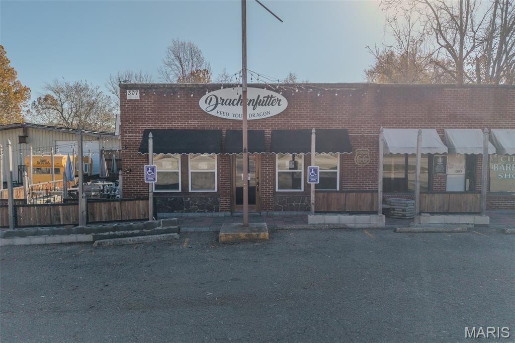 Bell-Wyrick Sub - Commercial Sale