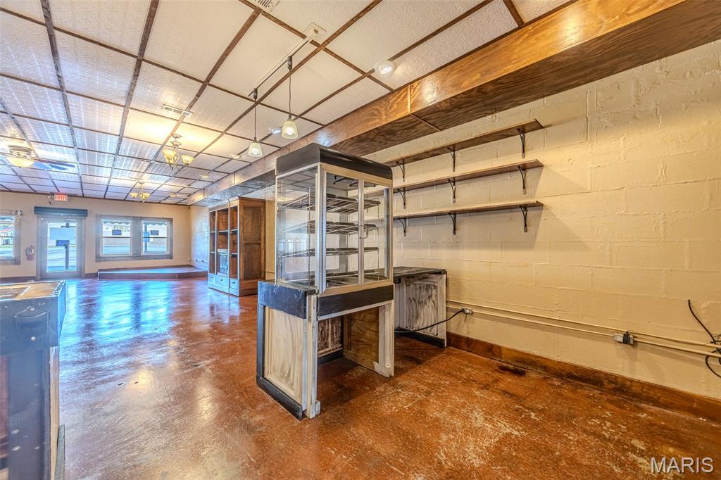 Bell-Wyrick Sub - Commercial Sale