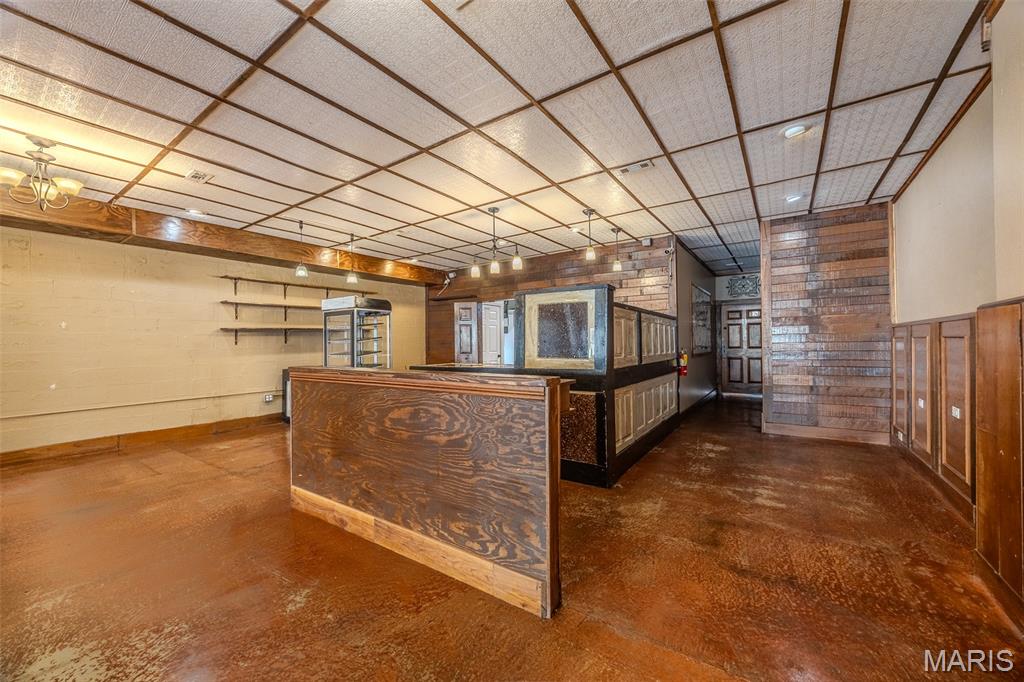 Bell-Wyrick Sub - Commercial Sale