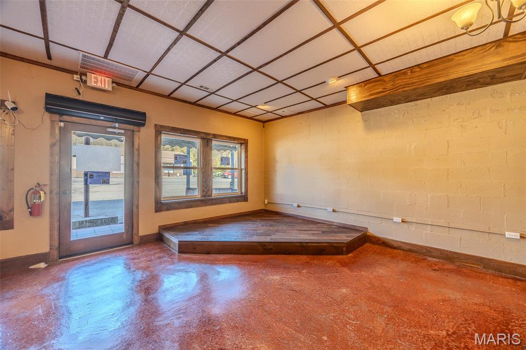 Bell-Wyrick Sub - Commercial Sale