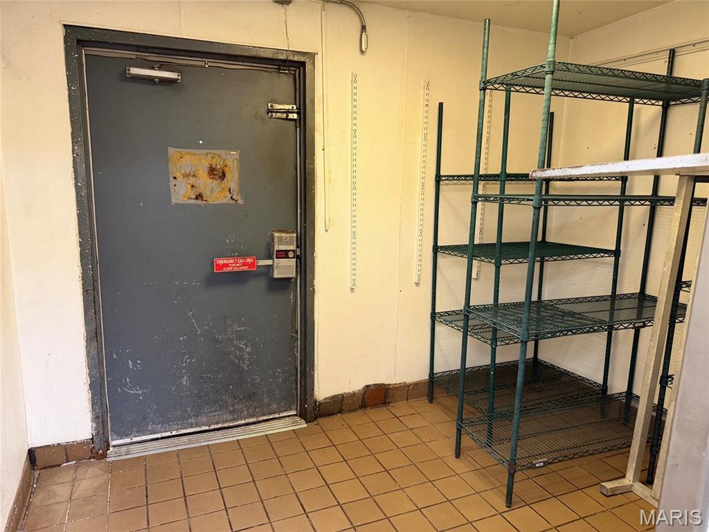 Court I - Commercial Lease
