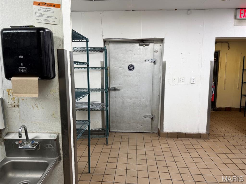 Court I - Commercial Lease