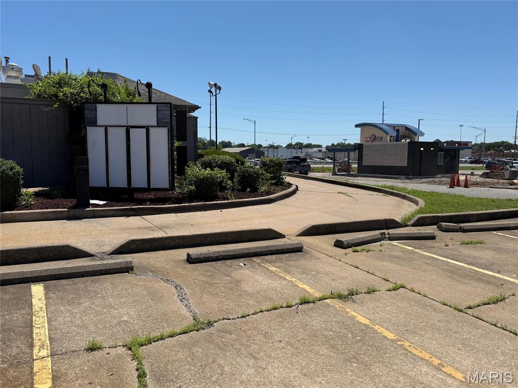 Court I - Commercial Lease