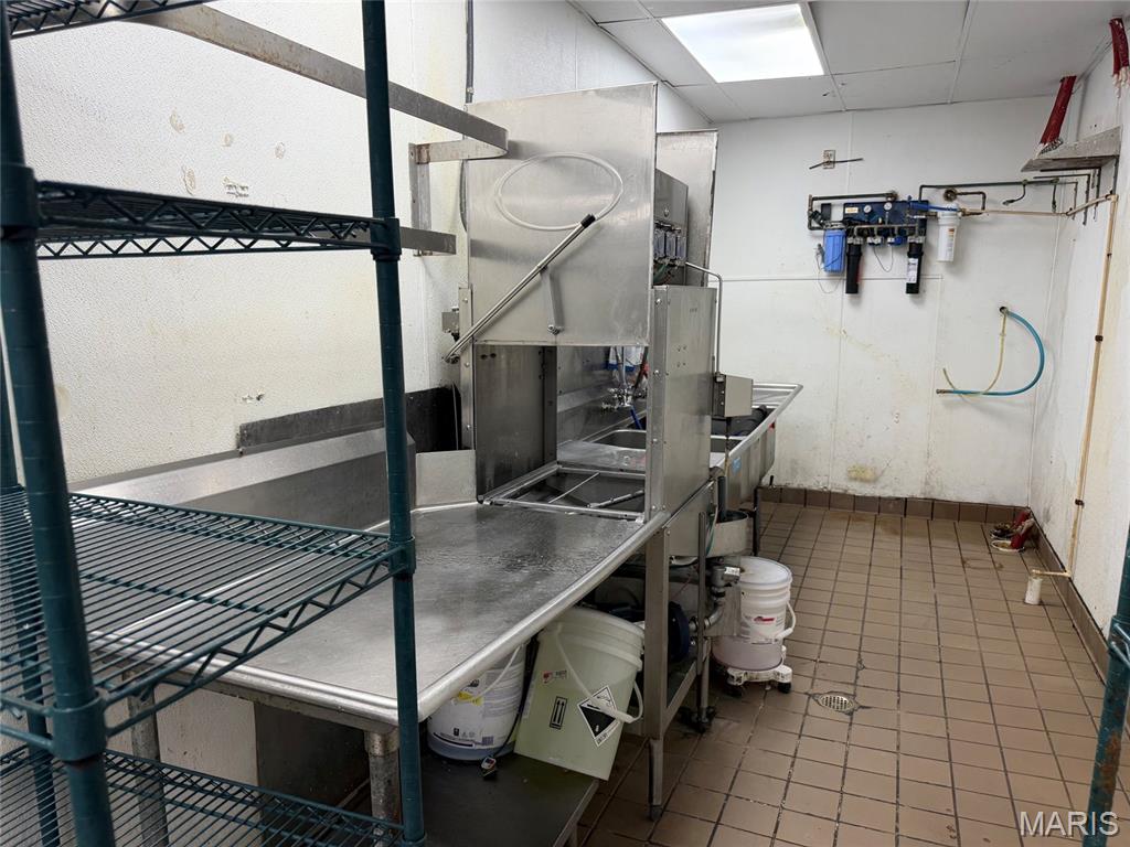 Court I - Commercial Lease