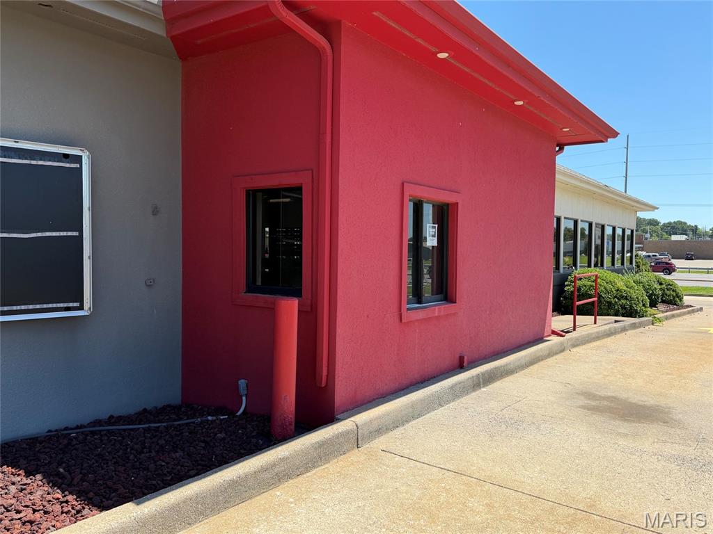 Court I - Commercial Lease