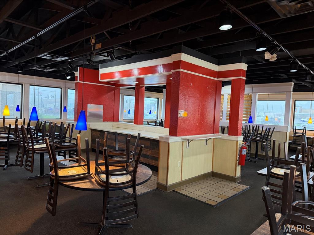 Court I - Commercial Lease