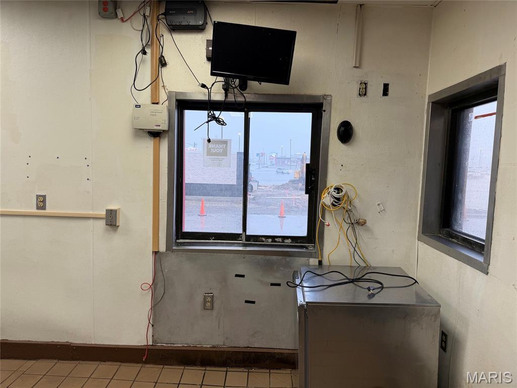 Court I - Commercial Lease