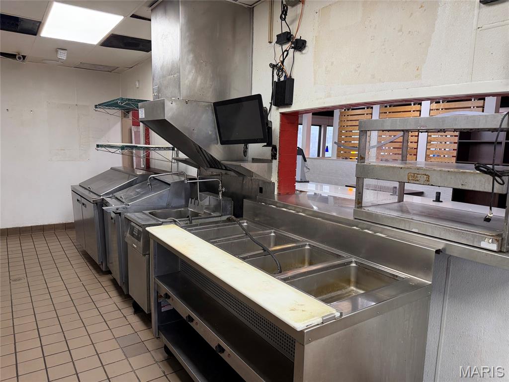 Court I - Commercial Lease