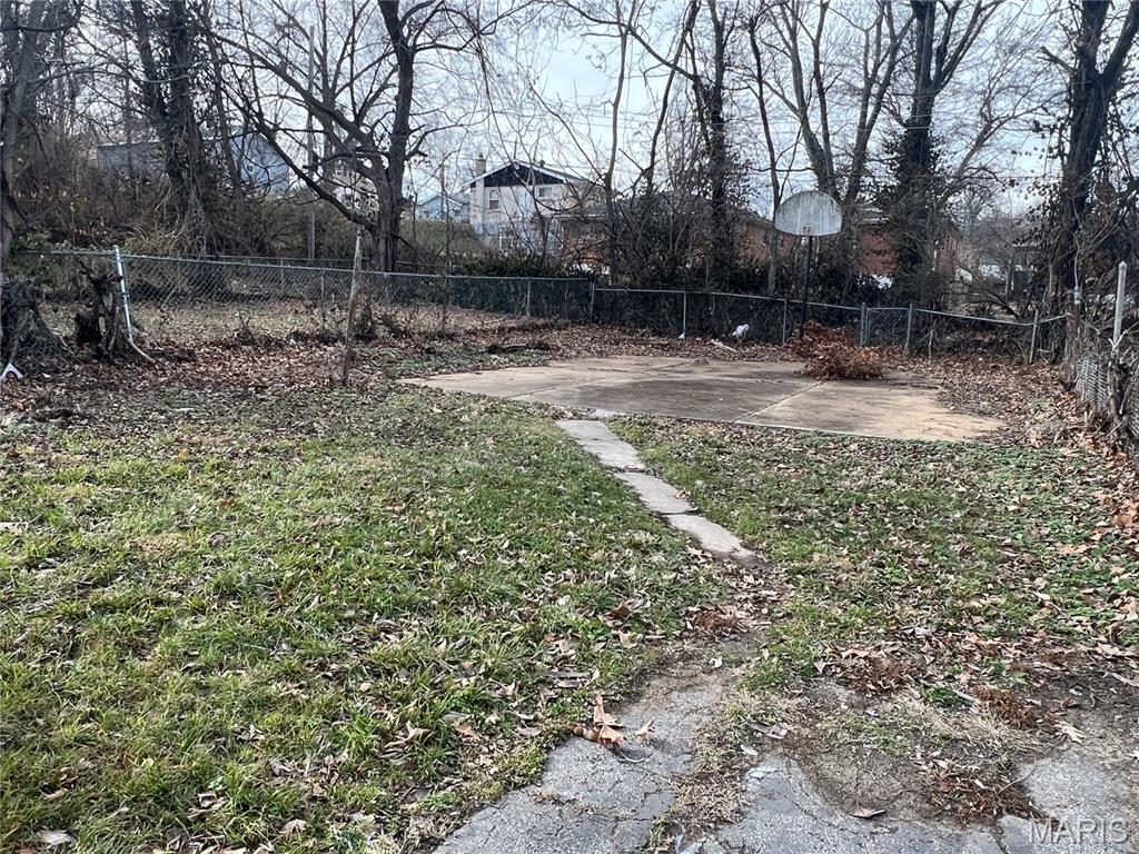 West Walnut Manor - Residential