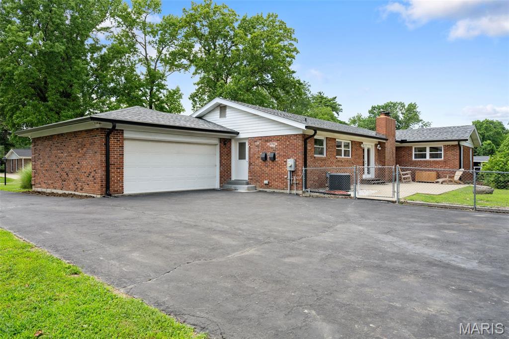 Ladue Trails Sec Of The Village Of - Residential