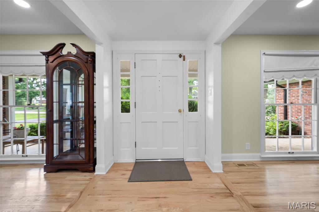 Ladue Trails Sec Of The Village Of - Residential
