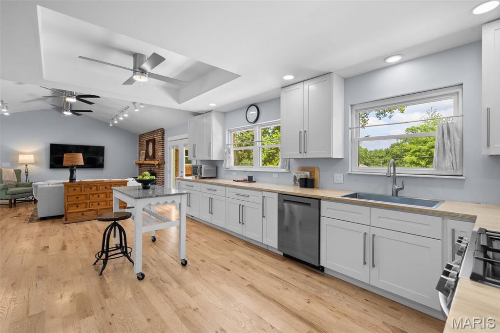 Ladue Trails Sec Of The Village Of - Residential