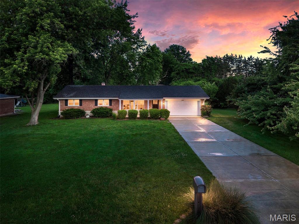 Opportunity knocks. Cream Puff, Brick ranch, 3br 2 full baths, 2680 square feet of luxury living on a quiet cul-de-sac in Lindbergh School District. Enjoy light-filled living room and hardwood floors thru-out. New kitchen, quartz countertops, custom cabinetry, stainless appliances, gas slide-in range adjoins the Dining room and family room, opens to triple wood deck and huge level backyard. Finished lower level rec-room with full bath and 2 finished rooms with closets. New concrete drive, front porch and garage floor. Move right-in-ready, close to fine dining, shopping and medical center.