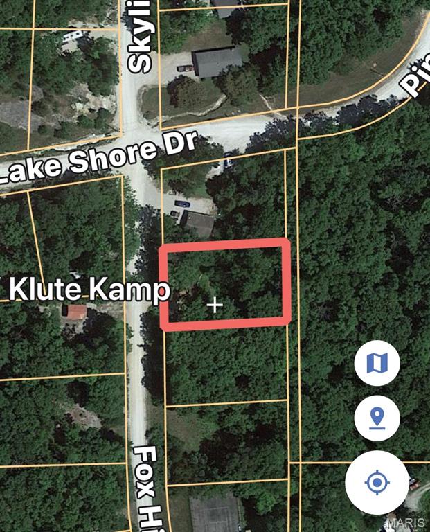 Pinnacle Lake Estates Great location near the front gate short walk to the lake, docks, public beach, public pavilion, shower house. Lot is located right next door to the office. Beautiful 130 acre lake access. Minutes from I70.