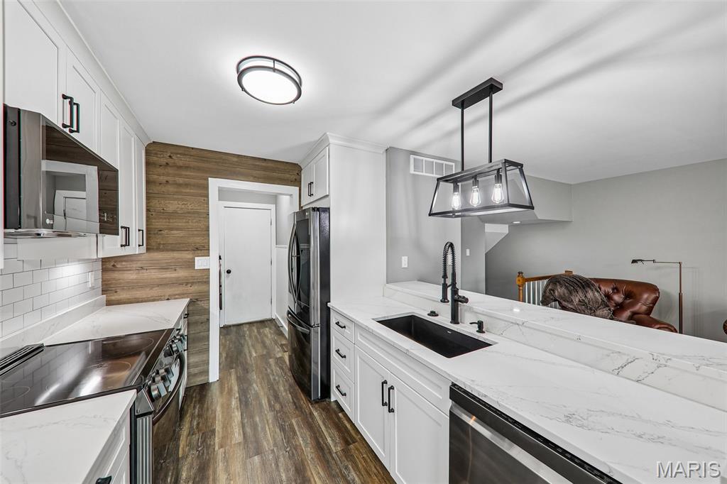 Clarkson Grove Condo Seventh - Residential