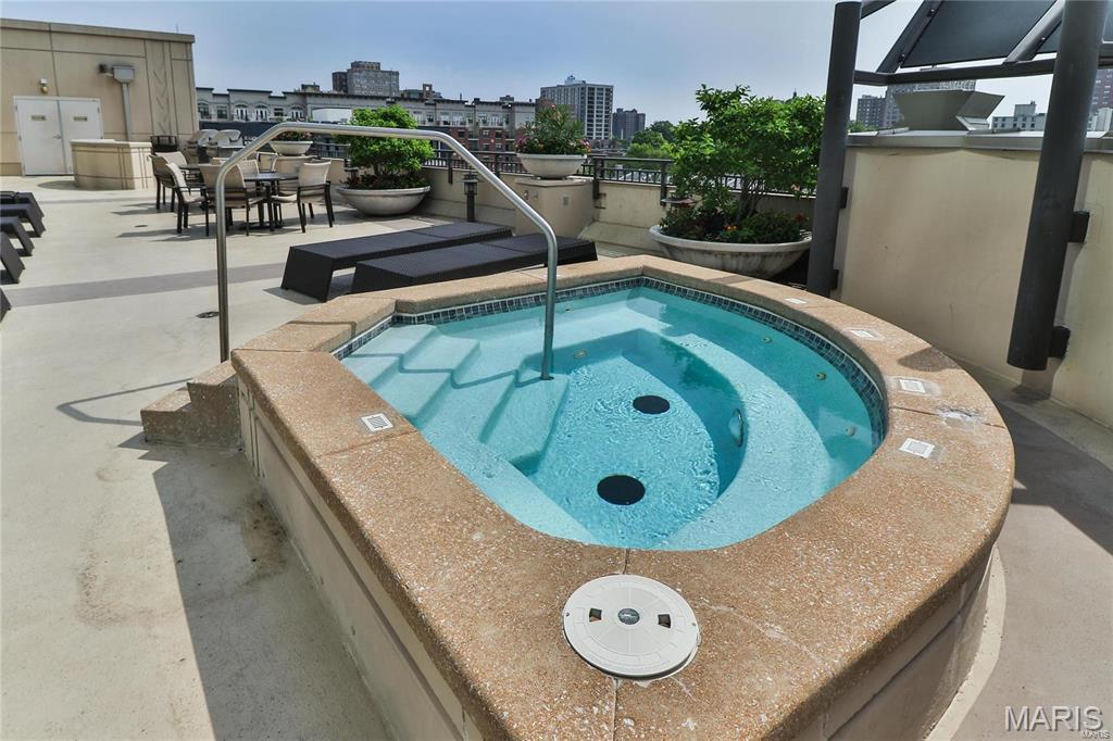 Park East Tower - Residential