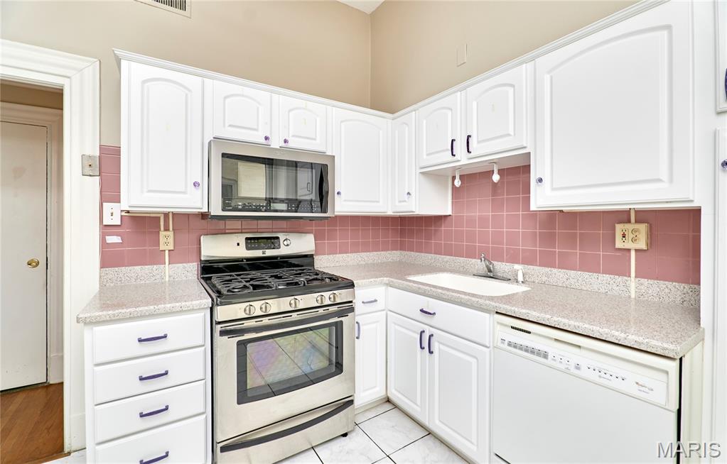 ABC Condominiums - Residential Lease