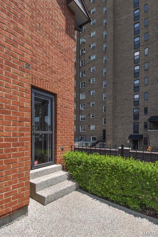 Lindell Place - Residential Lease