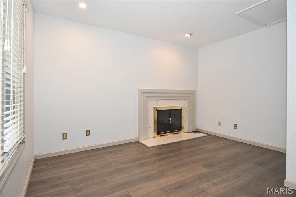 Lindell Place - Residential Lease