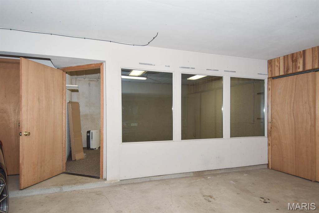 Lindell Place - Residential Lease