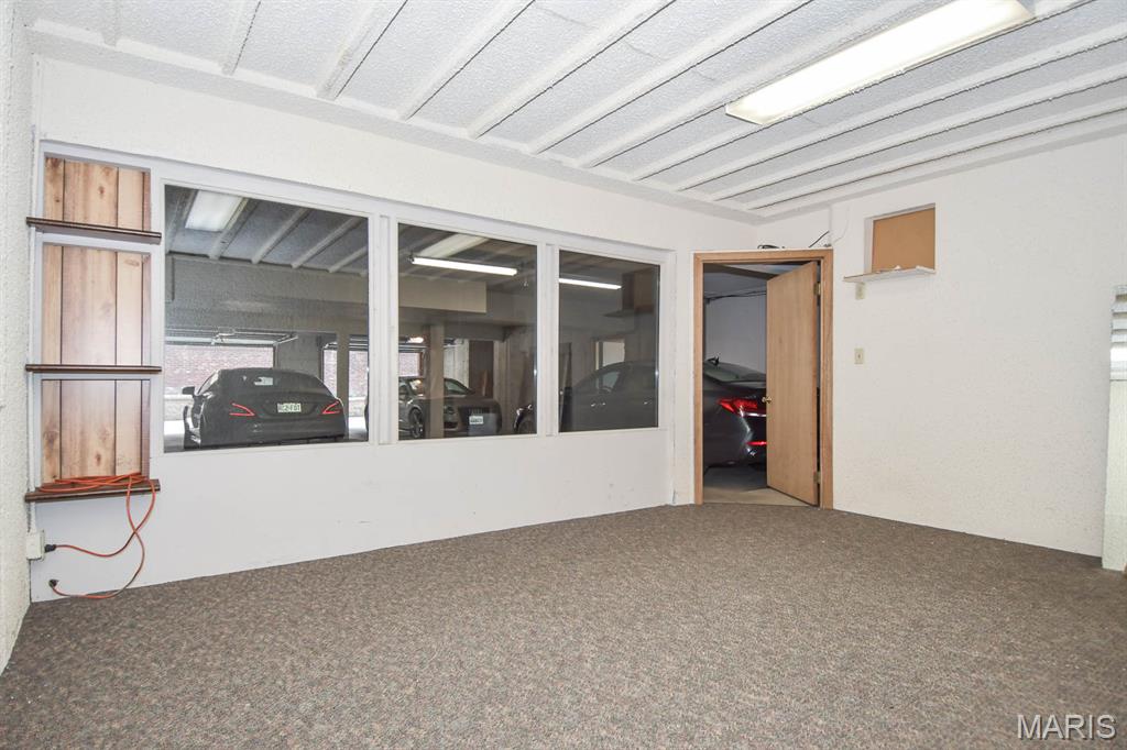 Lindell Place - Residential Lease