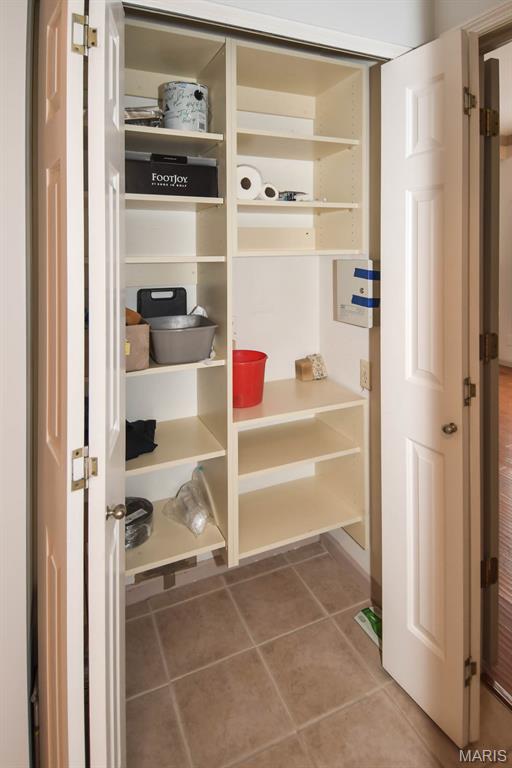 Lindell Place - Residential Lease