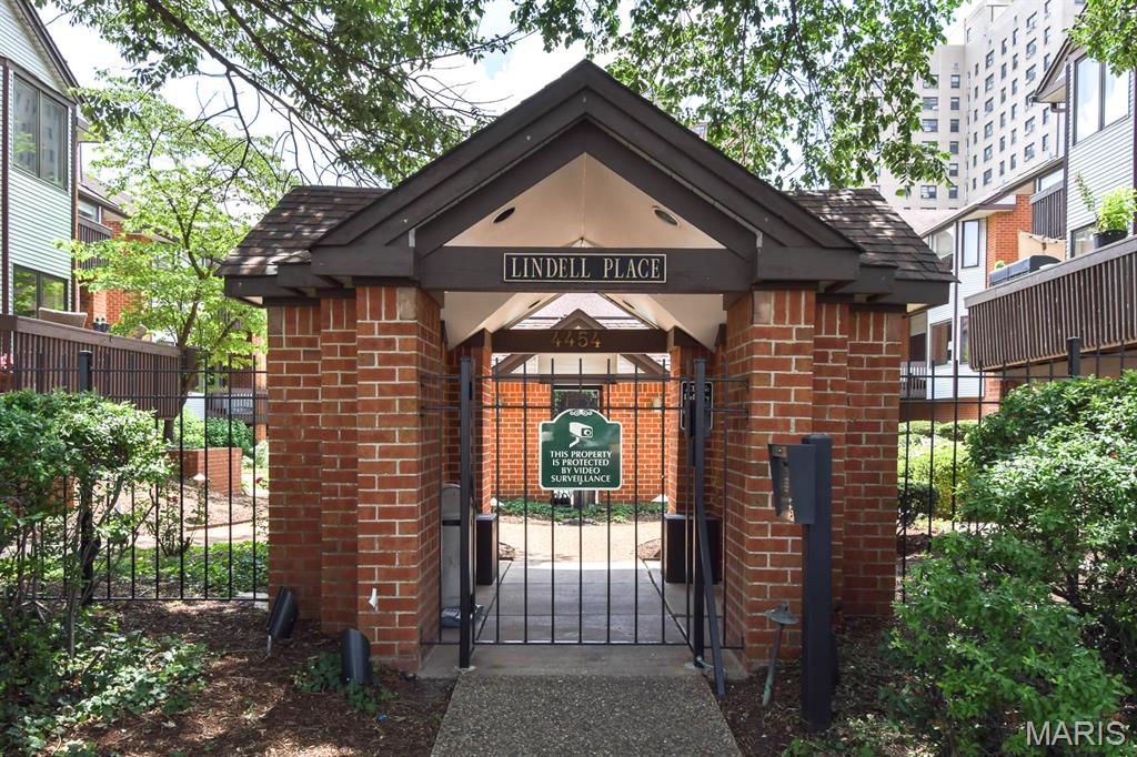 Lindell Place - Residential Lease