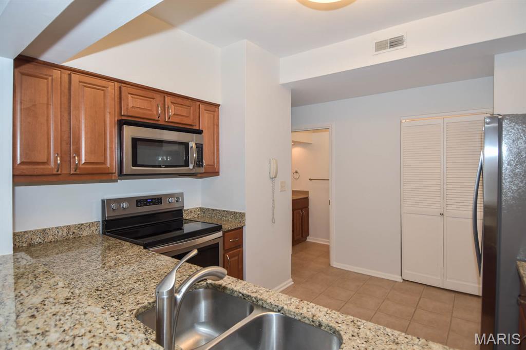 Lindell Place - Residential Lease