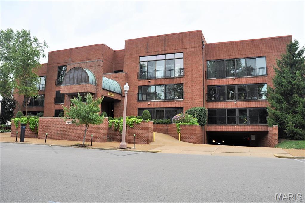 ***Available July *****Welcome to the heart of the Central West End! Great location in walkable neighborhood close to coffee, restaurants, shops, Barnes Jewish Hospital complex, Cathedral Basilica, Forest Park & more.This light & airy, updated 2 bedroom 2 bath condo is in the desirable Wexford building. 3rd floor unit, elegant entry, elevator, secure garage parking, additional storage closet - Great room features wood floors, high ceilings, skylights, gas fireplace & well appointed dining room. Primary bedroom suite with walk-in custom closets, deep roman tub & double bowl vanities. Fully equipped kitchen & in-unit washer/dryer. 2nd bedroom with walk-in closet. Both bedrooms open to a beautiful screened in porch area "under the trees" with a view of the pool - this space can be used as an office, sitting room, etc. Over 1100 sq feet of comfortable living space. Lovely common ground spaces include pool area, gym & sauna. No smoking,Min 12 month lease, The Wexford does charge tenant move-in fee of $250 and $250 move out fee** Location: Upper Level