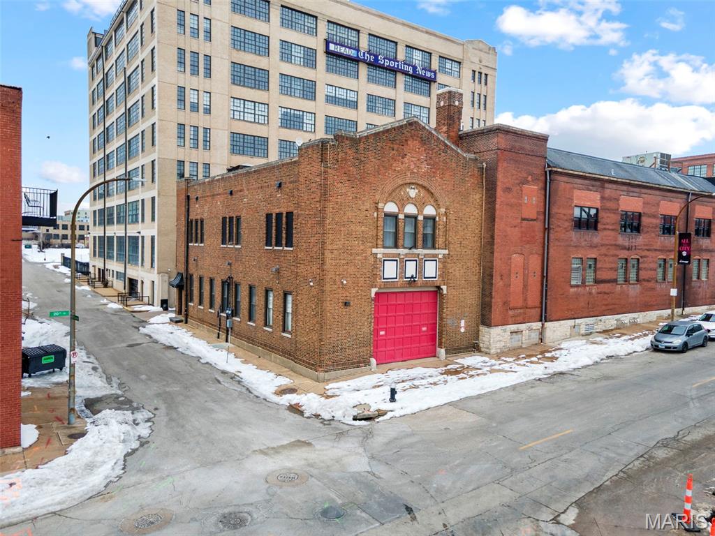 503 N 20th Street is a 5,440 SF historic firehouse in Downtown West featuring equal floor plates and a flexible office/flex layout .

The recently renovated second floor offers bright creative office/live work space, while the first floor provides warehouse or production space with direct garage connectivity. Located in the City Commons neighborhood near CITYPARK and the ongoing 20th Street Mobility Improvements Project, the property is well suited for an owner user seeking identity, functionality, and long term positioning.