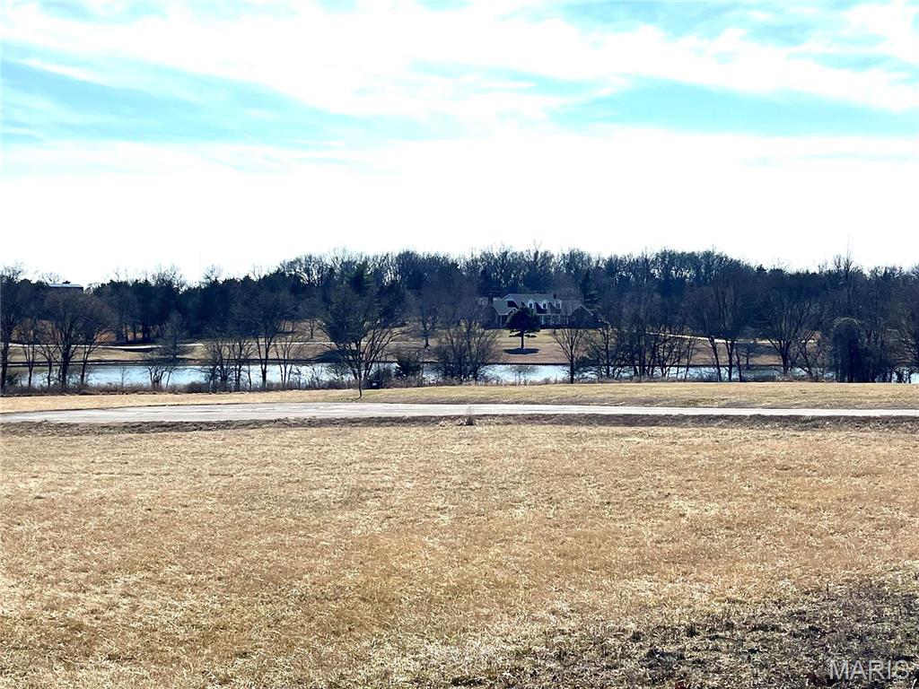 THE LAKES - Land