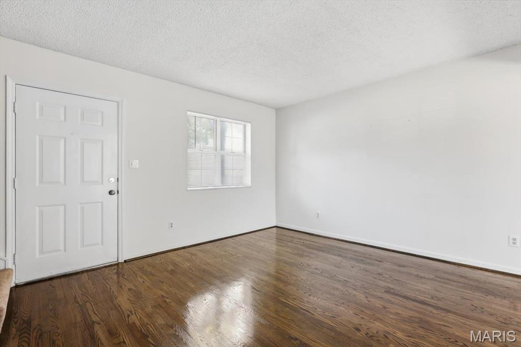 Brentwood Forest Condo Ph Nine - Residential