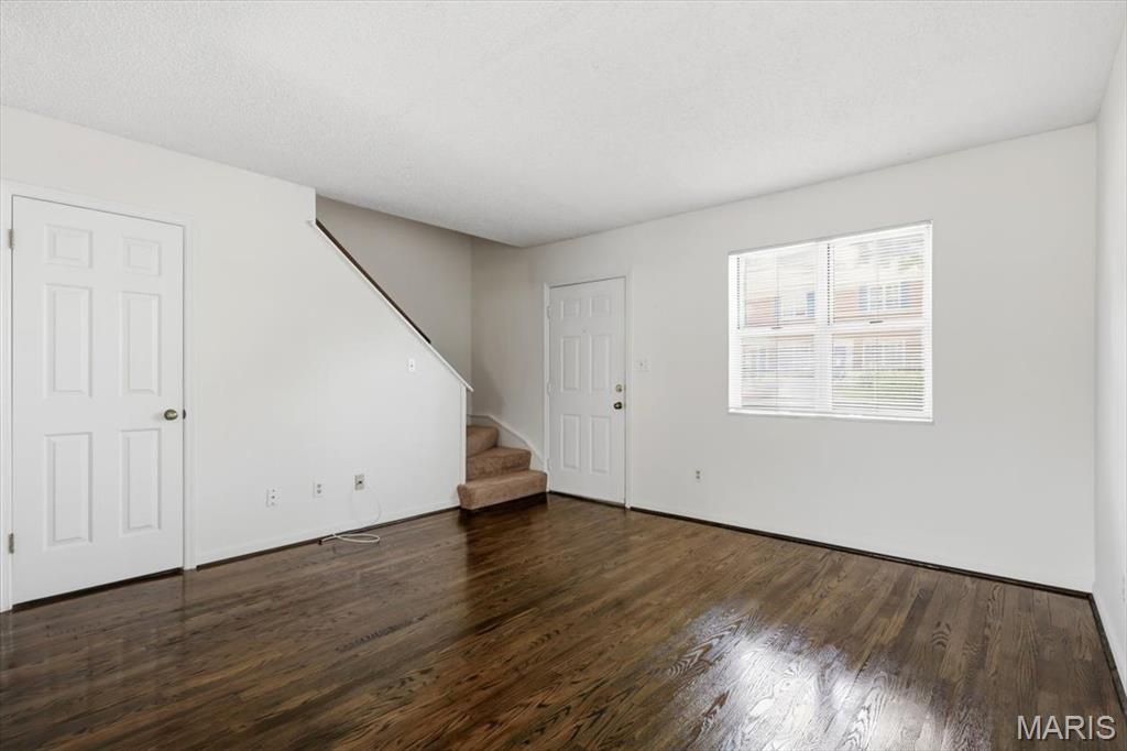 Brentwood Forest Condo Ph Nine - Residential