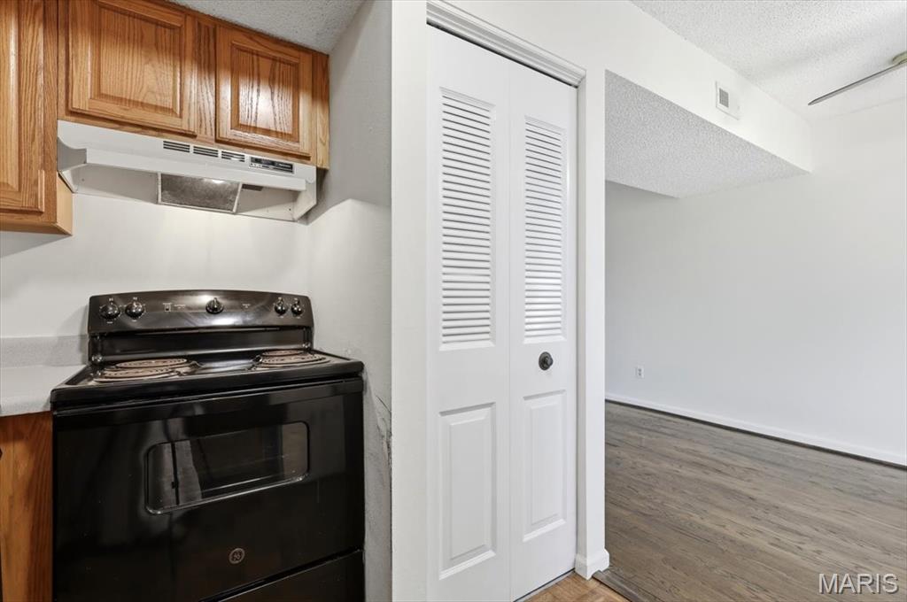 Brentwood Forest Condo Ph Nine - Residential