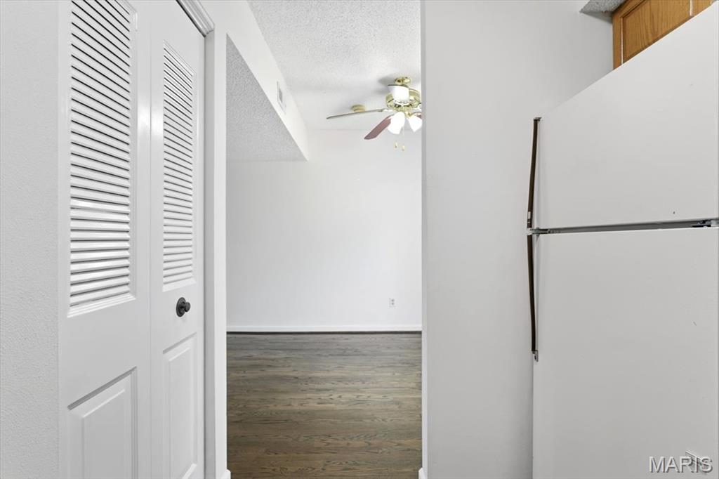 Brentwood Forest Condo Ph Nine - Residential