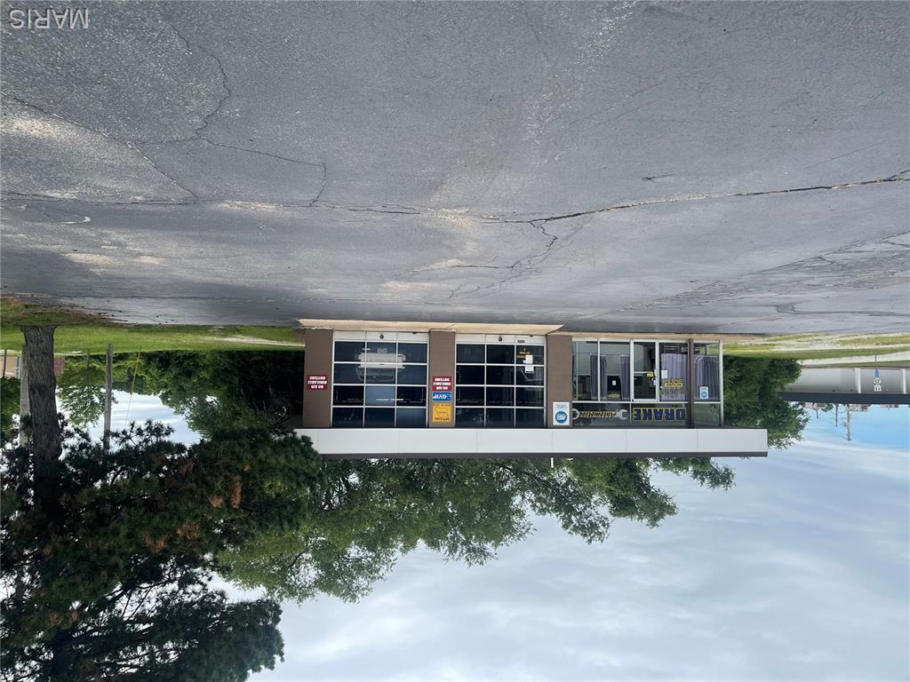 Ville Maria Commerical - Commercial Sale
