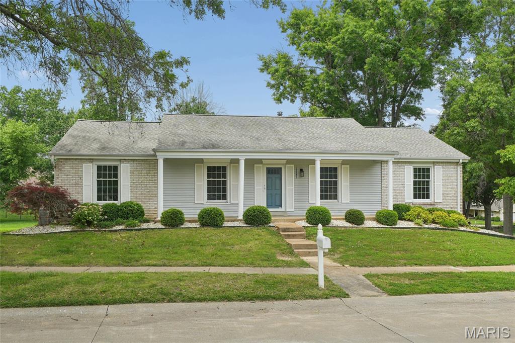 Wonderful Ranch in Sought-After Baxter Lakes Subdivision!  This well maintained ranch home features maple hardwood floors flowing through the entry, kitchen, and family room. The kitchen features 42-inch white cabinetry, Corian countertops, a side by side Samsung stainless steel refrigerator, stylish tile backsplash, and a large center island perfect for entertaining.  The family room has a brick-surround gas log fireplace, with plenty of natural light. There is a 16x16 screened-in porch with a vaulted ceiling, leading out to a 21x14 composite deck. The large primary suite offes an updated bathroom and generous walk-in closet. An oversized side-entry tuck-under garage with built-in cabinets. Other features include: gutter guards, rear patio, vinyl thermal insulated double pane windows and two sliding glass doors; six panel doors throughout, 2 inch custom blinds, window grills, nicely landscaped corner lot. The large walk-out basement is ready for your finishing touches! Located in the award winning Parkway School District. Priced accordingly for updating needed.