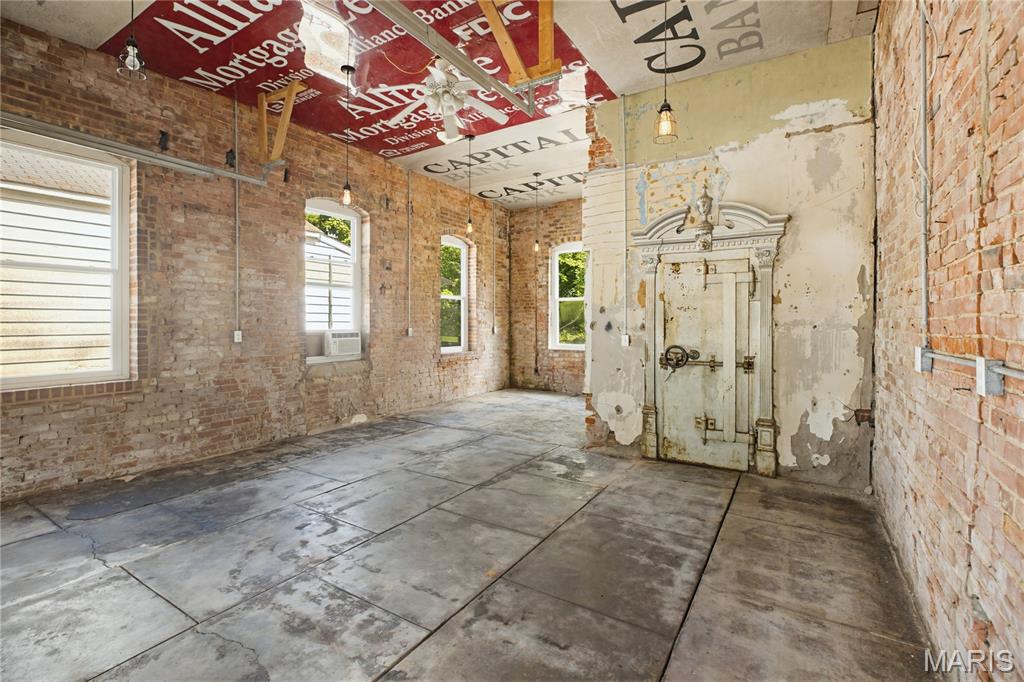 Ahrens Add - Commercial Sale
