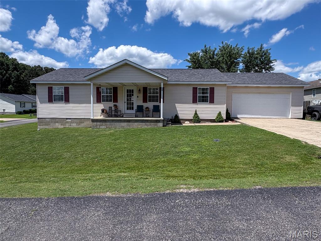 Located in the desirable Sunny Valley Estates subdivision off Township Line Road, this well-maintained 3-bedroom, 2-bathroom home offers a functional open-concept floor plan with a little over 1,300 square feet of living space. The spacious living, dining, and kitchen areas flow seamlessly together, creating a comfortable setting for everyday living and entertaining. The primary suite features a private en-suite bath, while two additional bedrooms provide plenty of room for family, guests, or a home office. A 2-car garage offers convenience and additional storage space. Step outside to enjoy the fully fenced backyard, ideal for pets, children, outdoor activities, or simply relaxing. Combining a great location, practical layout, and desirable features, this home is ready for its next owner to enjoy.