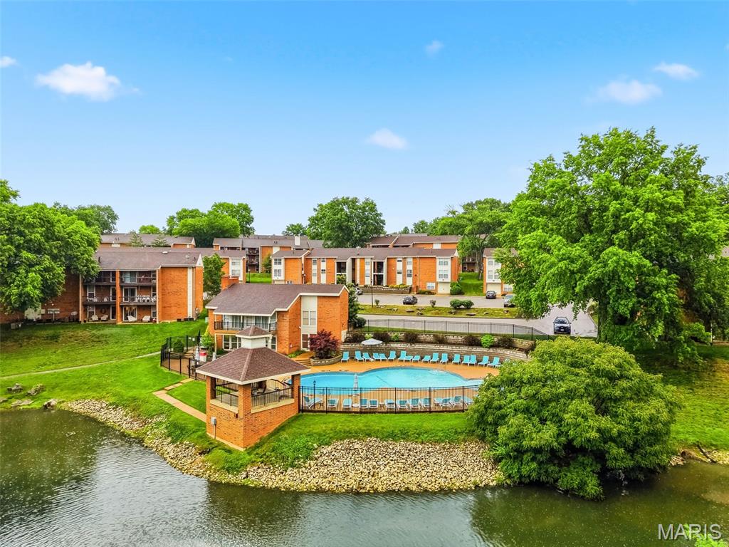 Greenbriar Condo - Residential