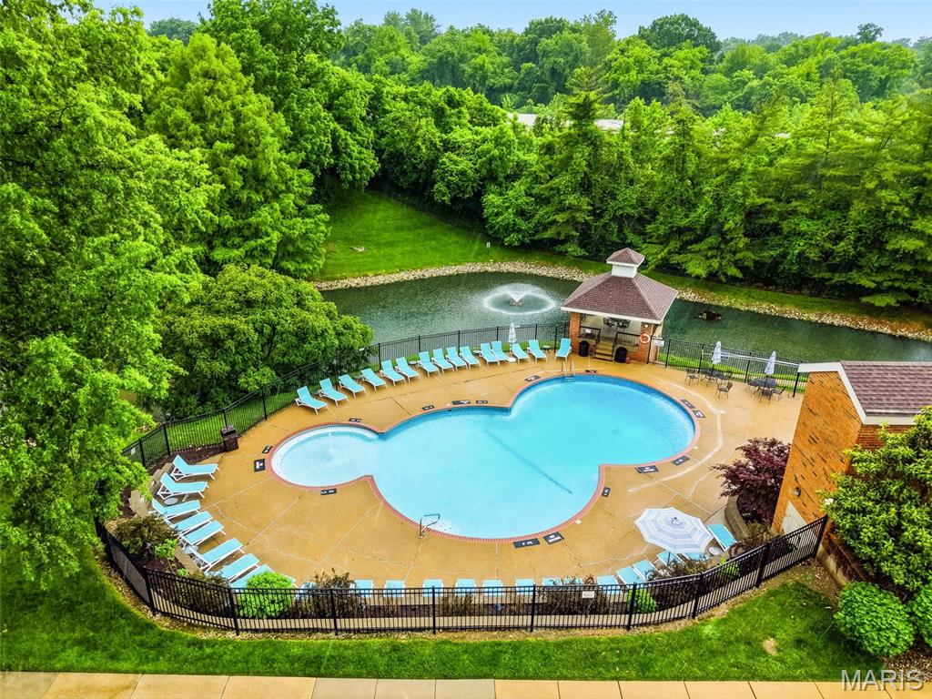 Greenbriar Condo - Residential
