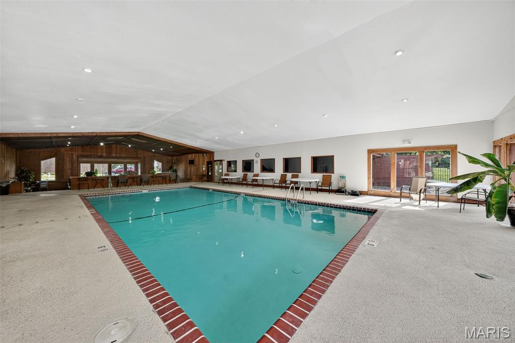 Chateau Country Club Condos - Residential
