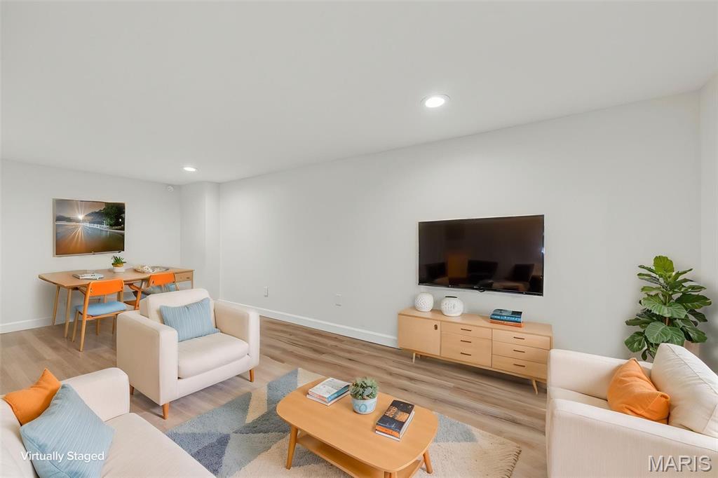 Chateau Country Club Condos - Residential
