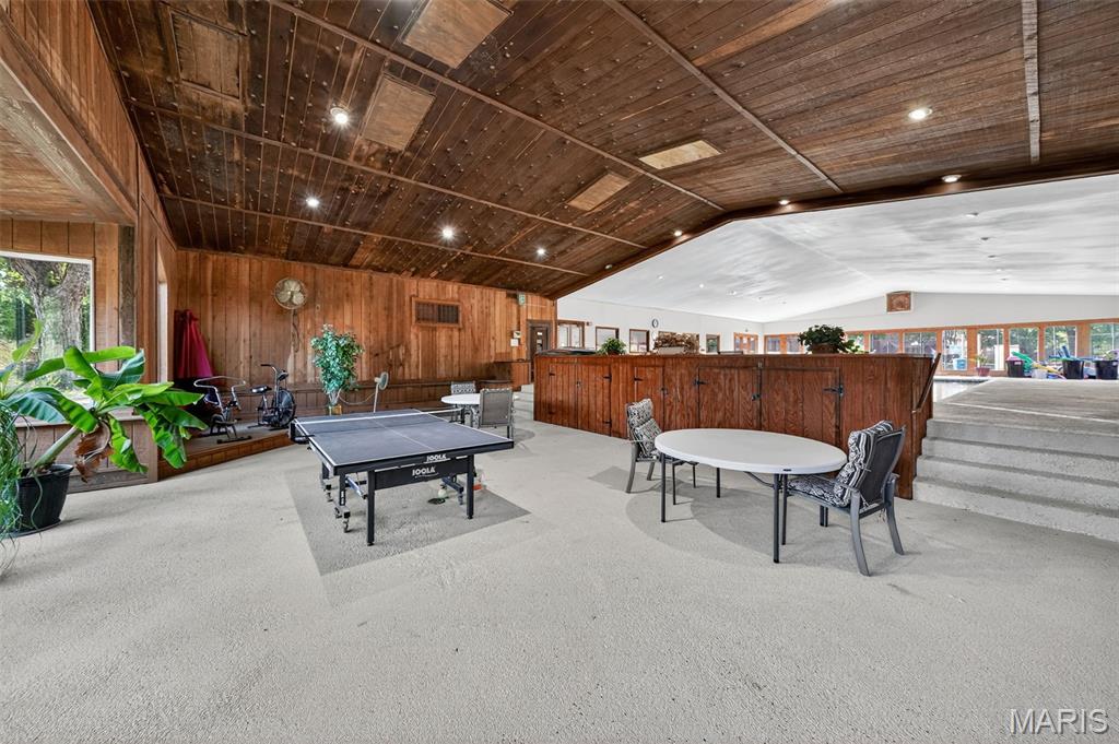 Chateau Country Club Condos - Residential