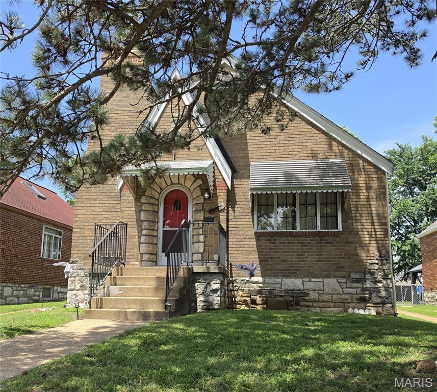 Great opportunity for investors or owner occupied buyers, a little updating needed on this well maintained and cared for bungalow on a beautiful street in Unincorporated St Louis County.  3 bed, 1 bath with large family room, kitchen, sun room and finished upstairs area with potential to add another bathroom.  Full basement could be finished as well.   1 car detached garage and nice fenced in yard.  newer roof, hardwood under the carpet.   Great area and neighborhood.  Sold AS IS