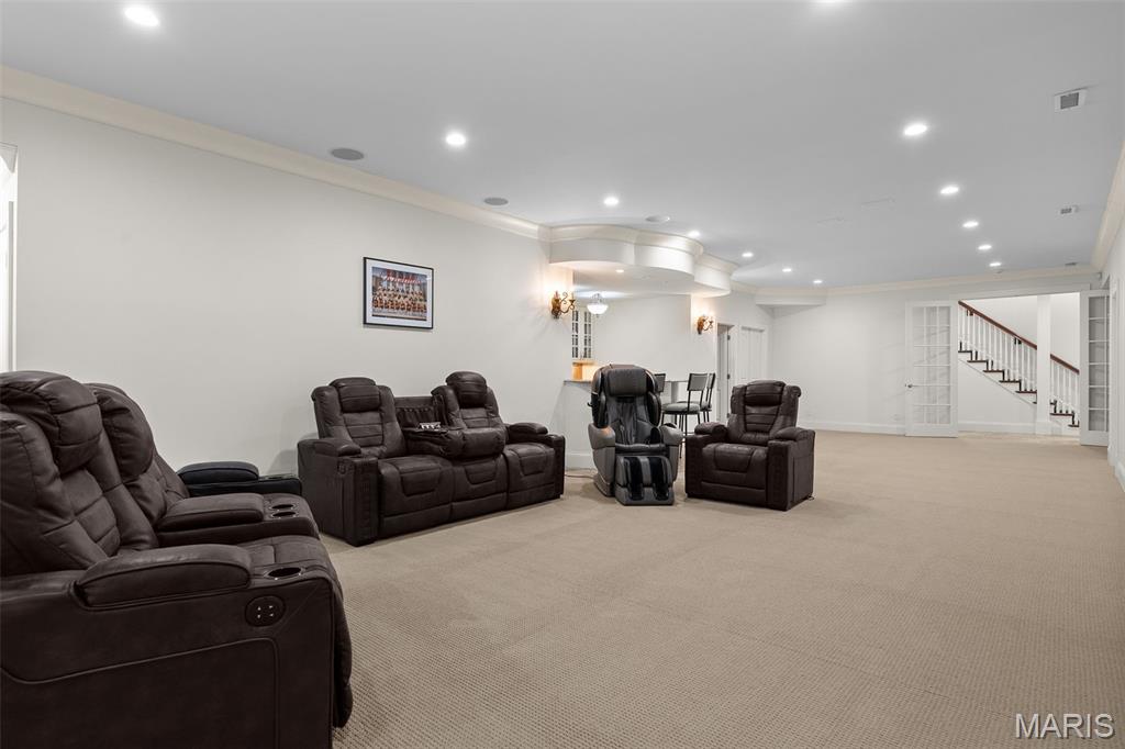 Outer Ladue Drive - Residential