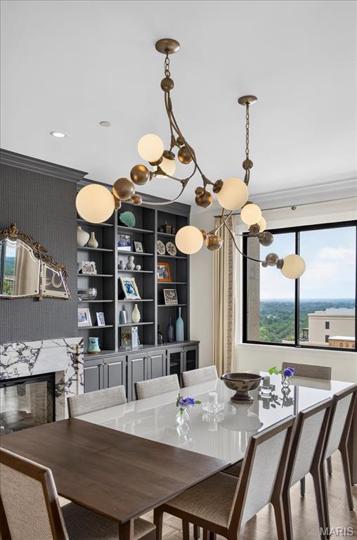 Eight-One-Six South Hanley Condominuim - Residential